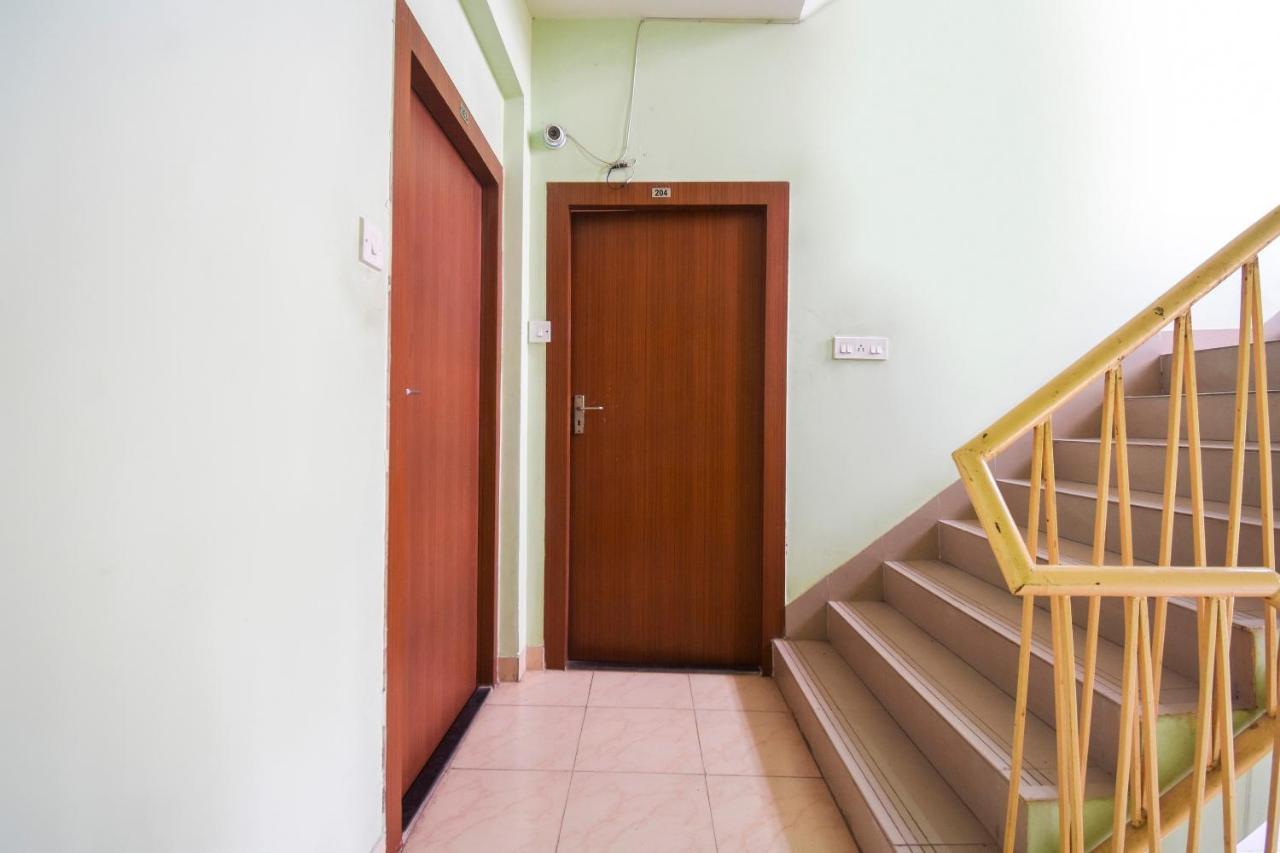 Oyo 8125 Orchid Inn Calcutta Exterior foto